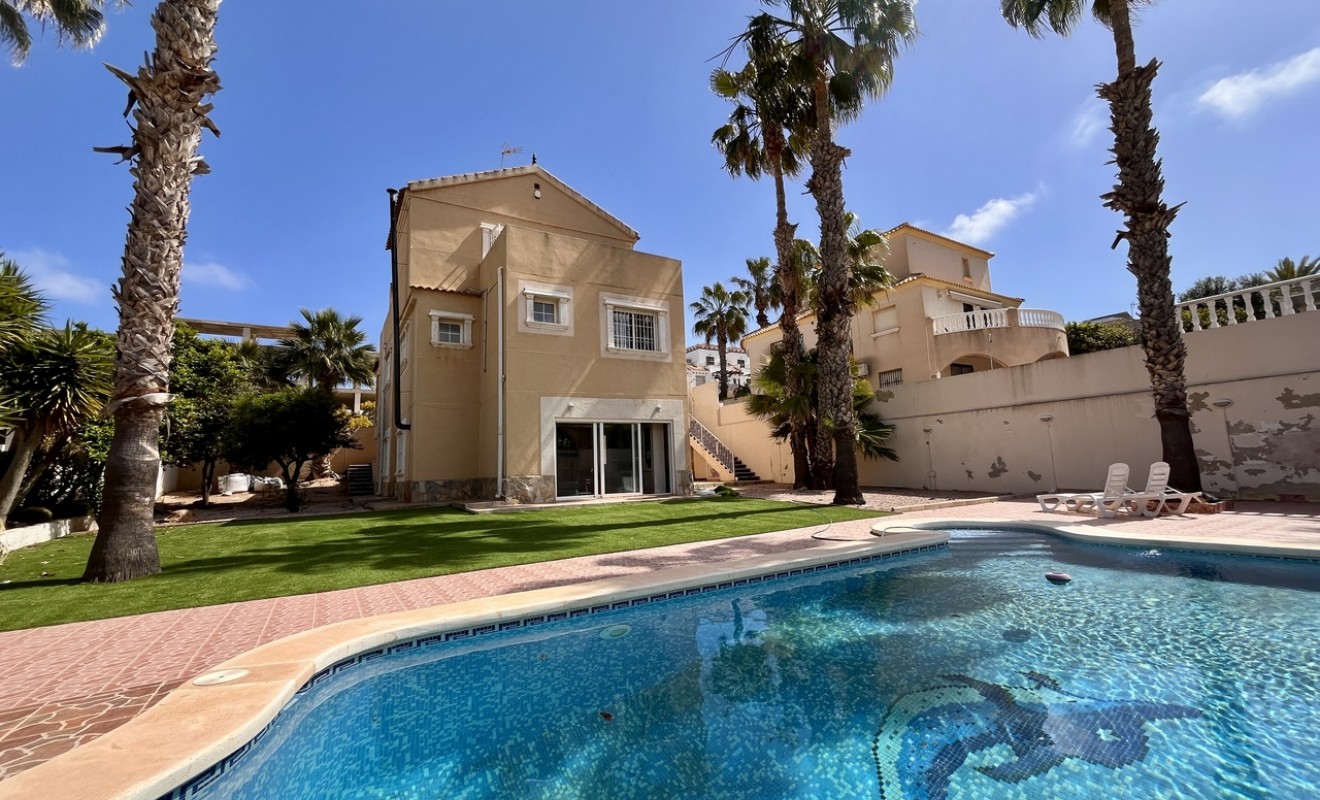 Sale - Villa - La Zenia