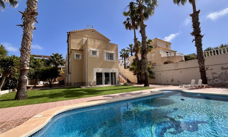 Sale - Villa - La Zenia