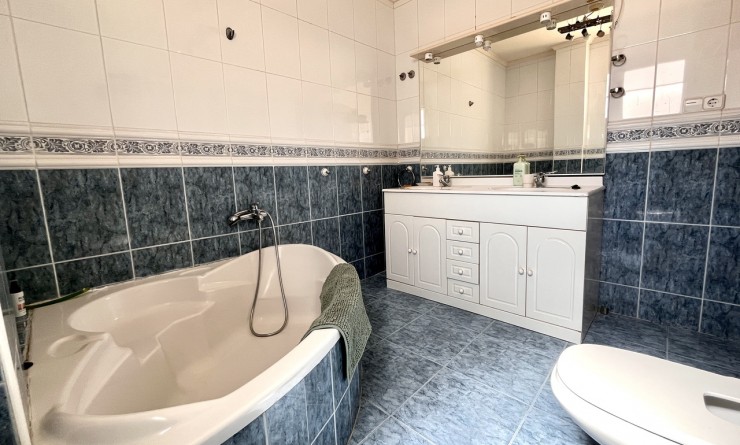 Sale - Villa - La Zenia