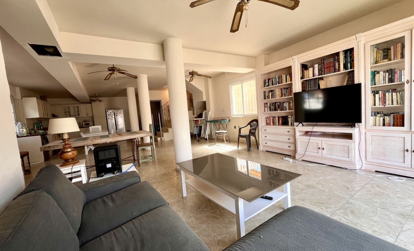 Sale - Villa - La Zenia