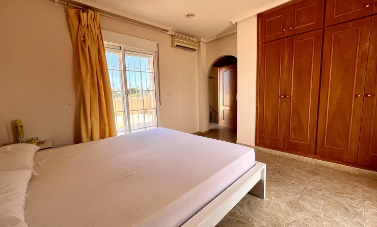 Sale - Villa - La Zenia