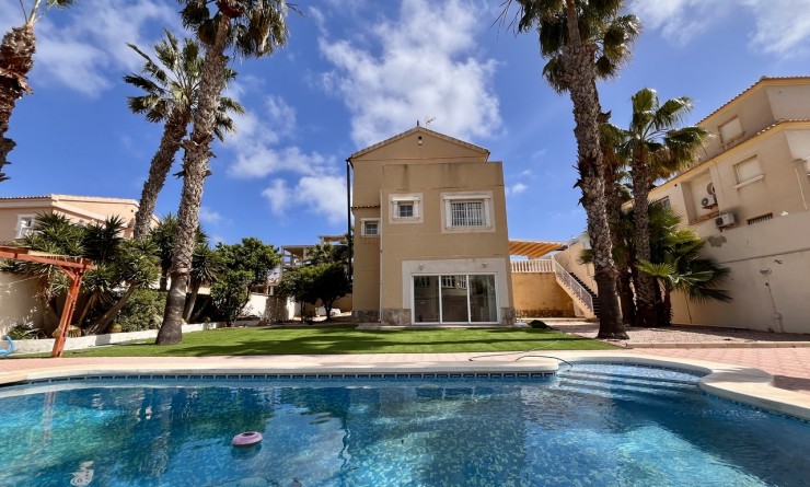 Sale - Villa - La Zenia