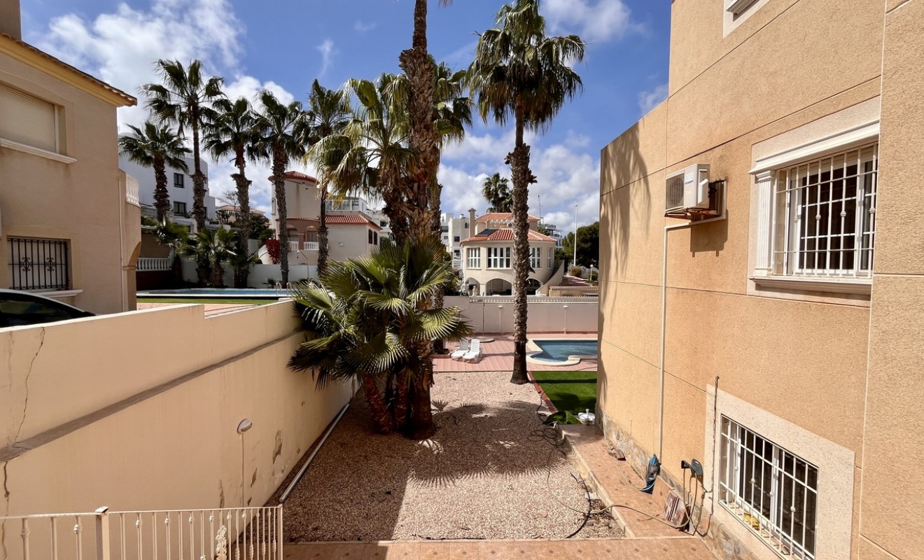 Sale - Villa - La Zenia