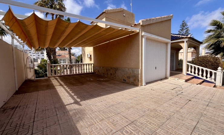 Sale - Villa - La Zenia