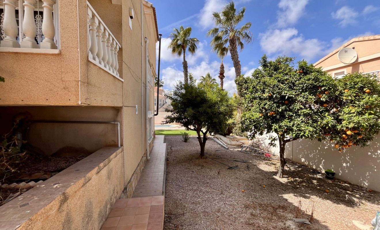 Sale - Villa - La Zenia