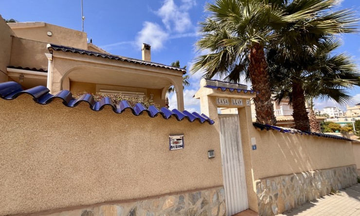 Sale - Villa - La Zenia