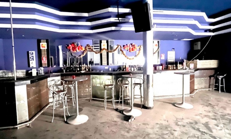 Sale - Commercial - Torrevieja - Playa del Cura