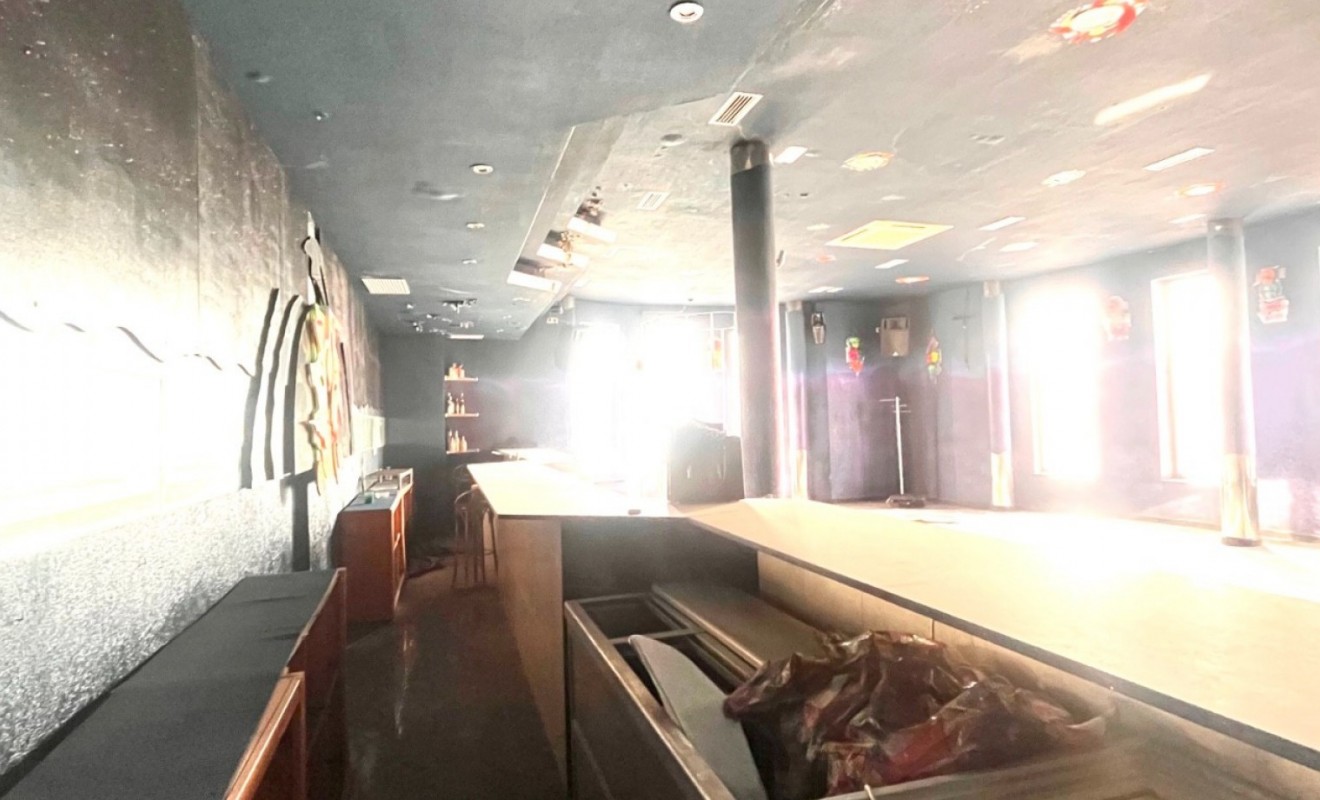 Sale - Commercial - Torrevieja - Playa del Cura