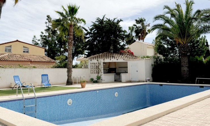 Sale - Detached villa - Orihuela Costa - La Zenia