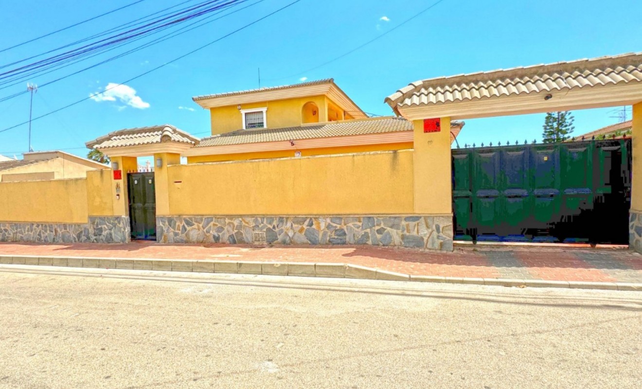 Revente - Detached villa - Torrevieja - Los Balcones - Los Altos del Edén