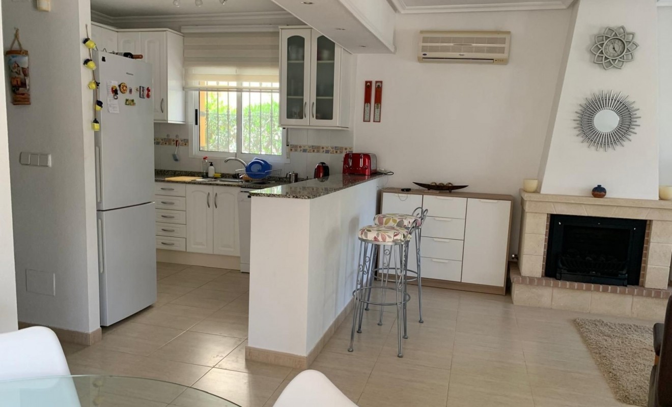 Sale - Detached House / Villa - Guardamar del Segura - Guardamar - El Raso