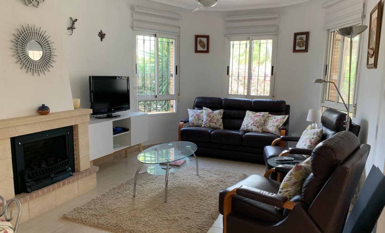 Sale - Detached House / Villa - Guardamar del Segura - Guardamar - El Raso