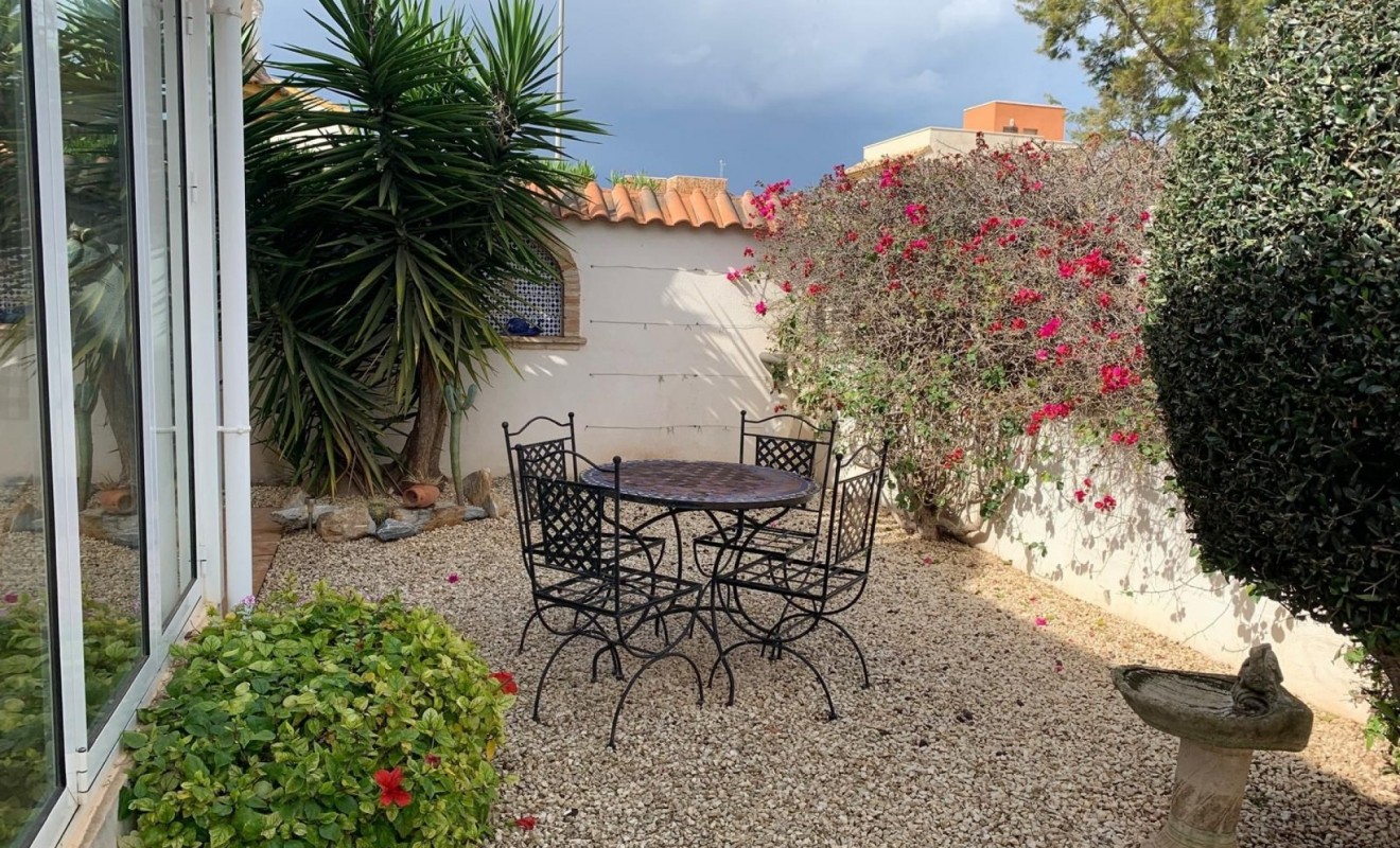 Sale - Detached House / Villa - Guardamar del Segura - Guardamar - El Raso