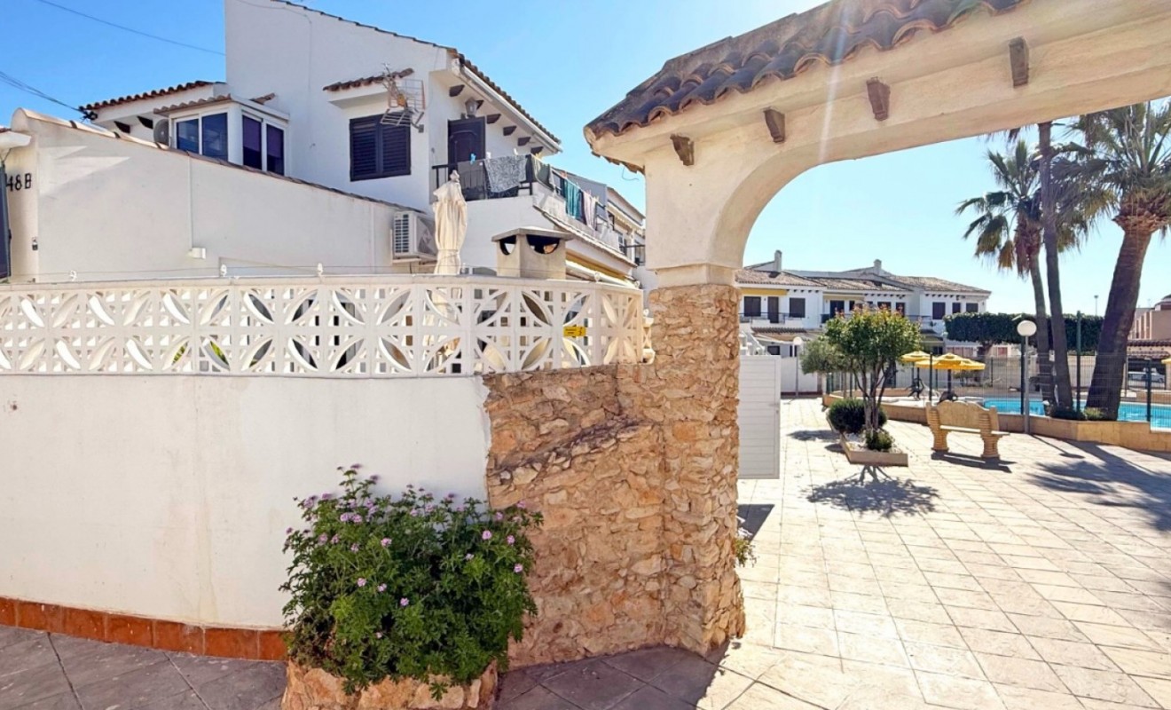 Sale - Bungalow - Torrevieja - Torrelamata - La Mata
