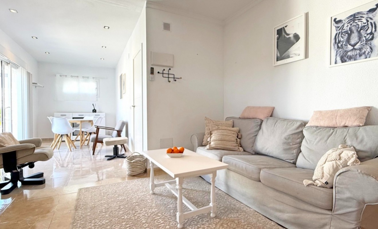 Sale - Bungalow - Torrevieja - Torrelamata - La Mata