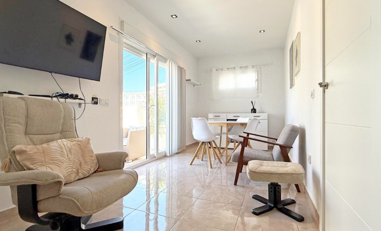 Sale - Bungalow - Torrevieja - Torrelamata - La Mata