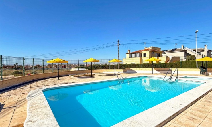 Sale - Bungalow - Torrevieja - Torrelamata - La Mata