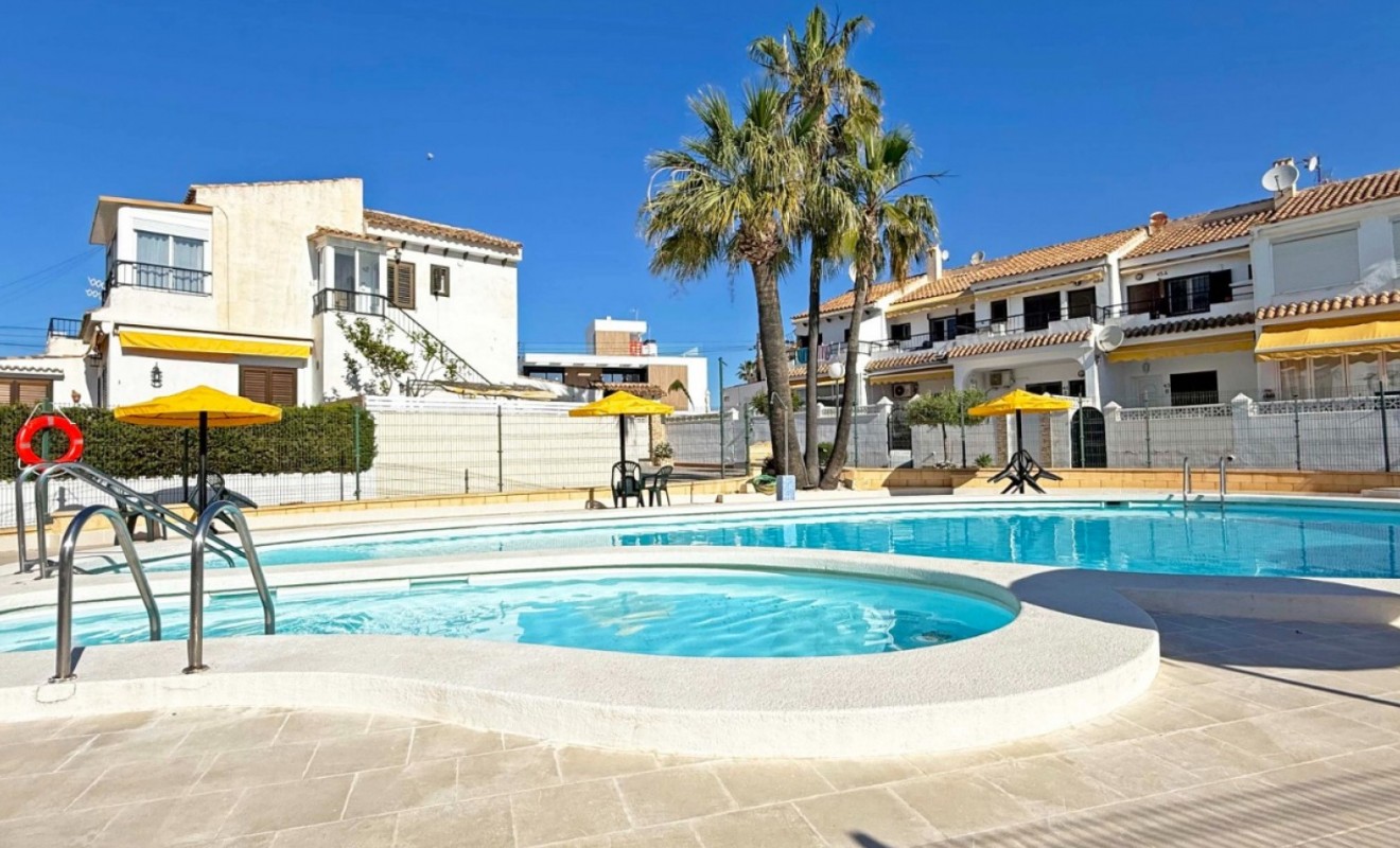 Sale - Bungalow - Torrevieja - Torrelamata - La Mata