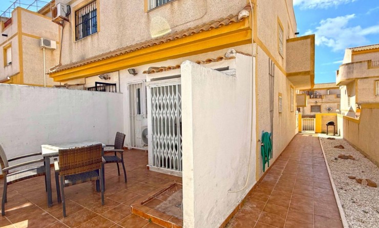 Sale - Semi Detached Villa - Orihuela Costa - Los Altos