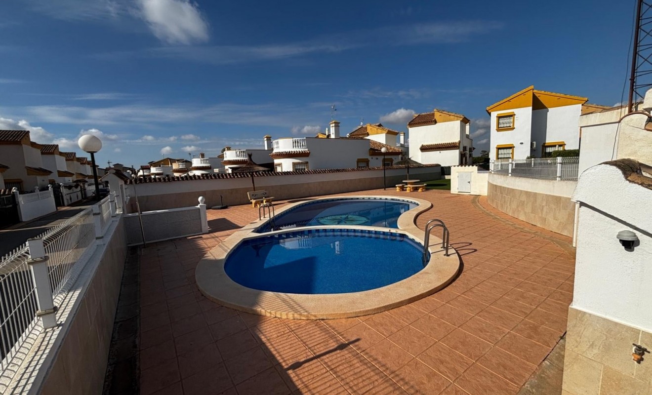 Sale - Detached House / Villa - Guardamar del Segura - Guardamar - El Raso