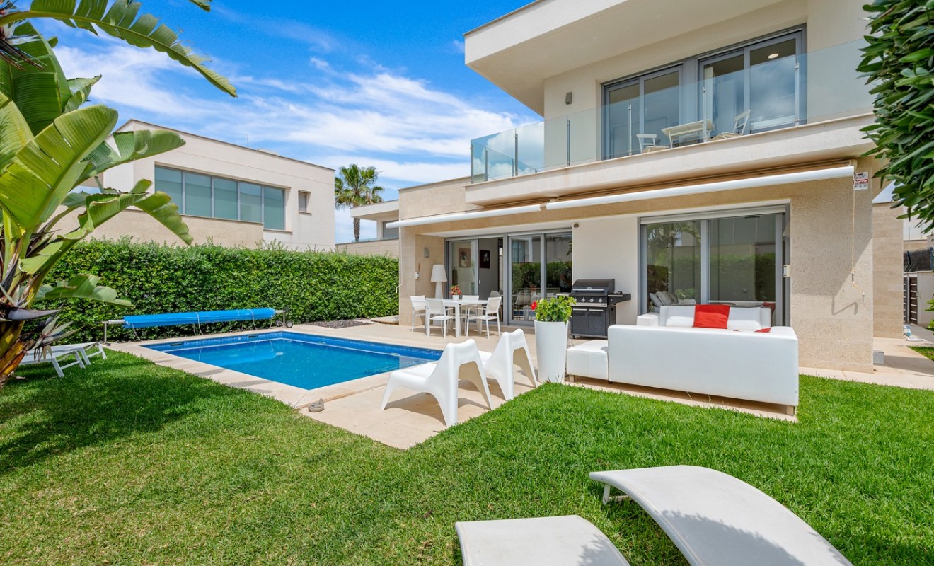 Sale - Villa - Orihuela - Vistabella Golf