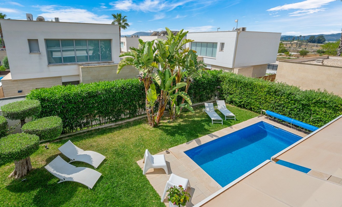 Sale - Villa - Orihuela - Vistabella Golf