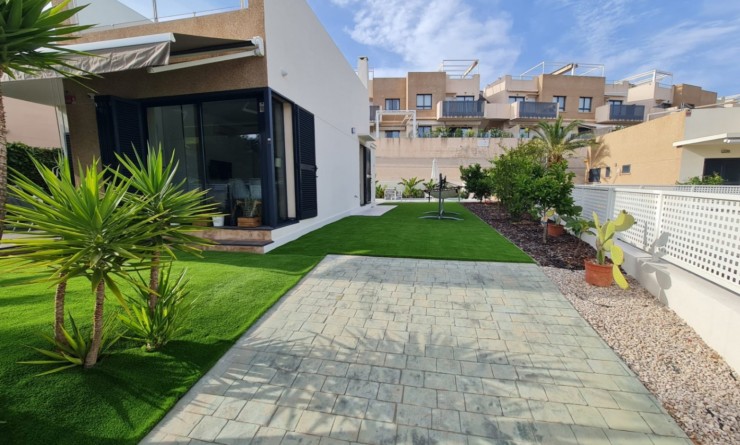 Sale - Villa - Orihuela - La Zenia