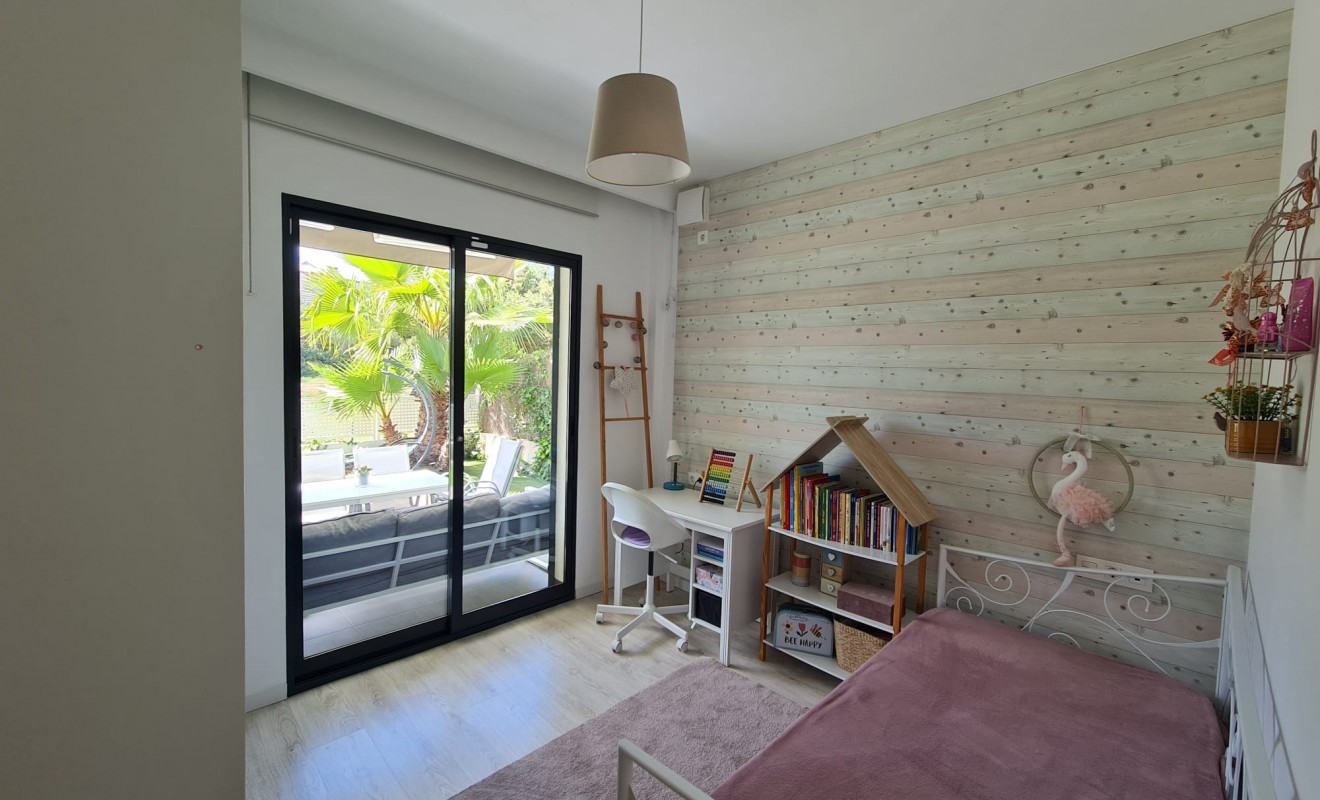 Sale - Villa - Orihuela - La Zenia