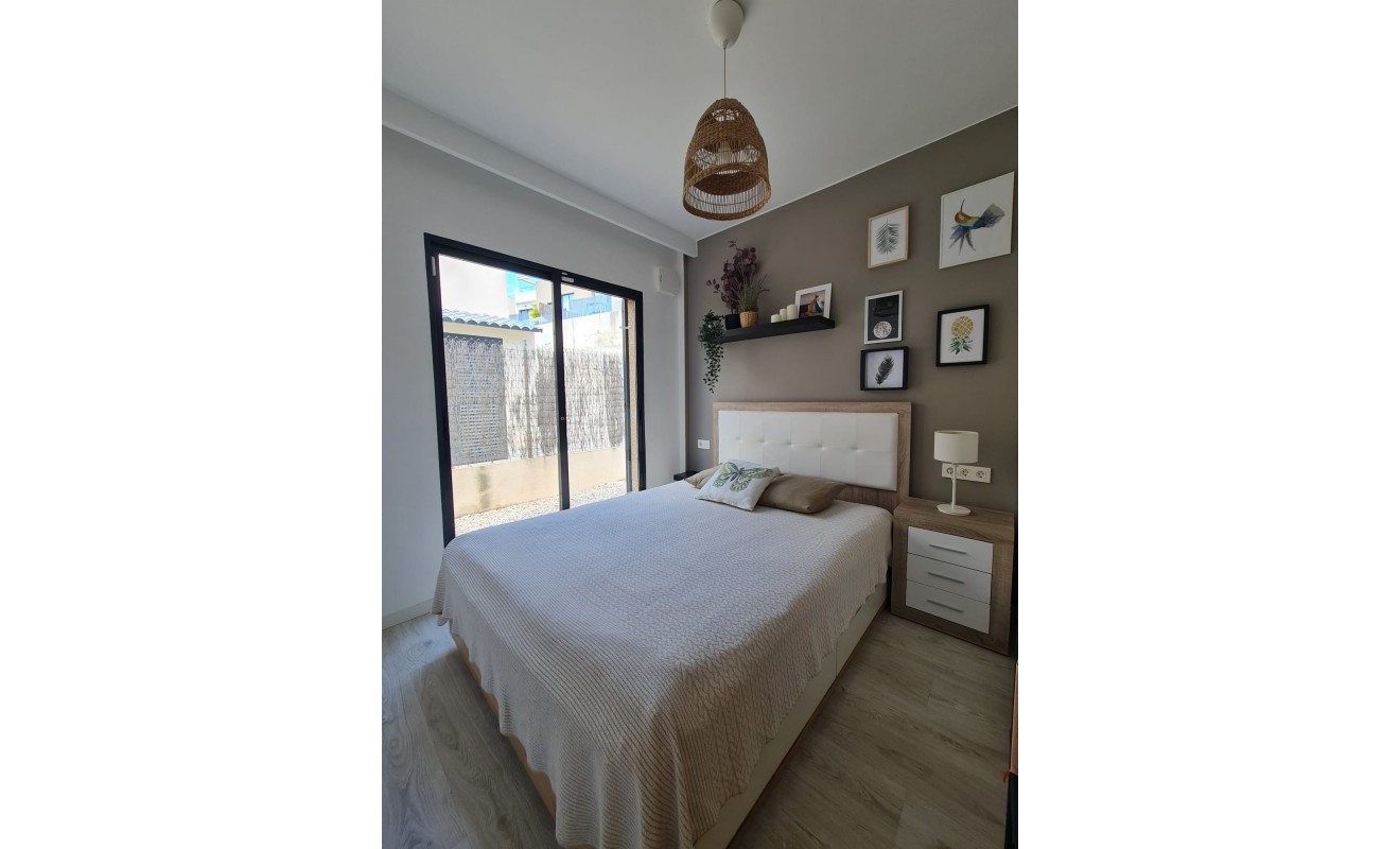 Sale - Villa - Orihuela - La Zenia