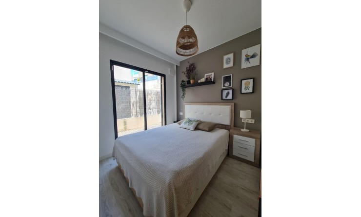 Sale - Villa - Orihuela - La Zenia