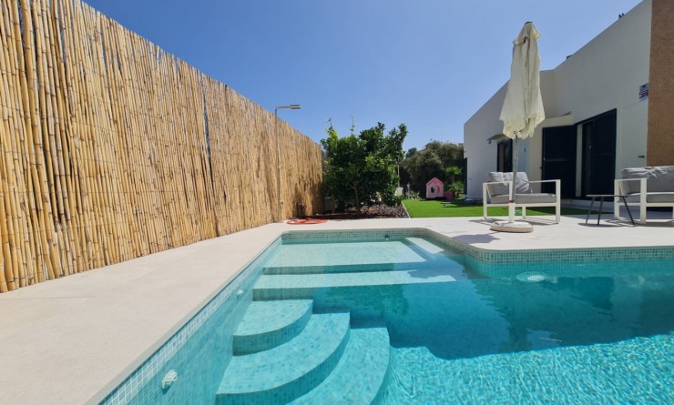 Sale - Villa - Orihuela - La Zenia