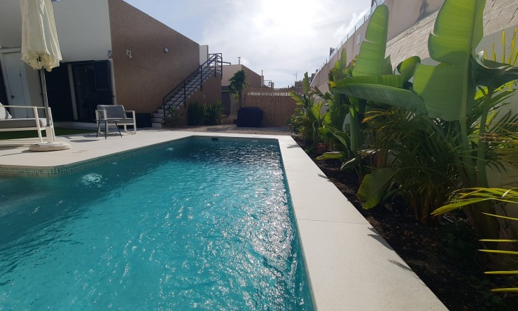 Sale - Villa - Orihuela - La Zenia