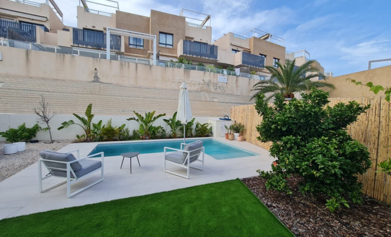 Sale - Villa - Orihuela - La Zenia