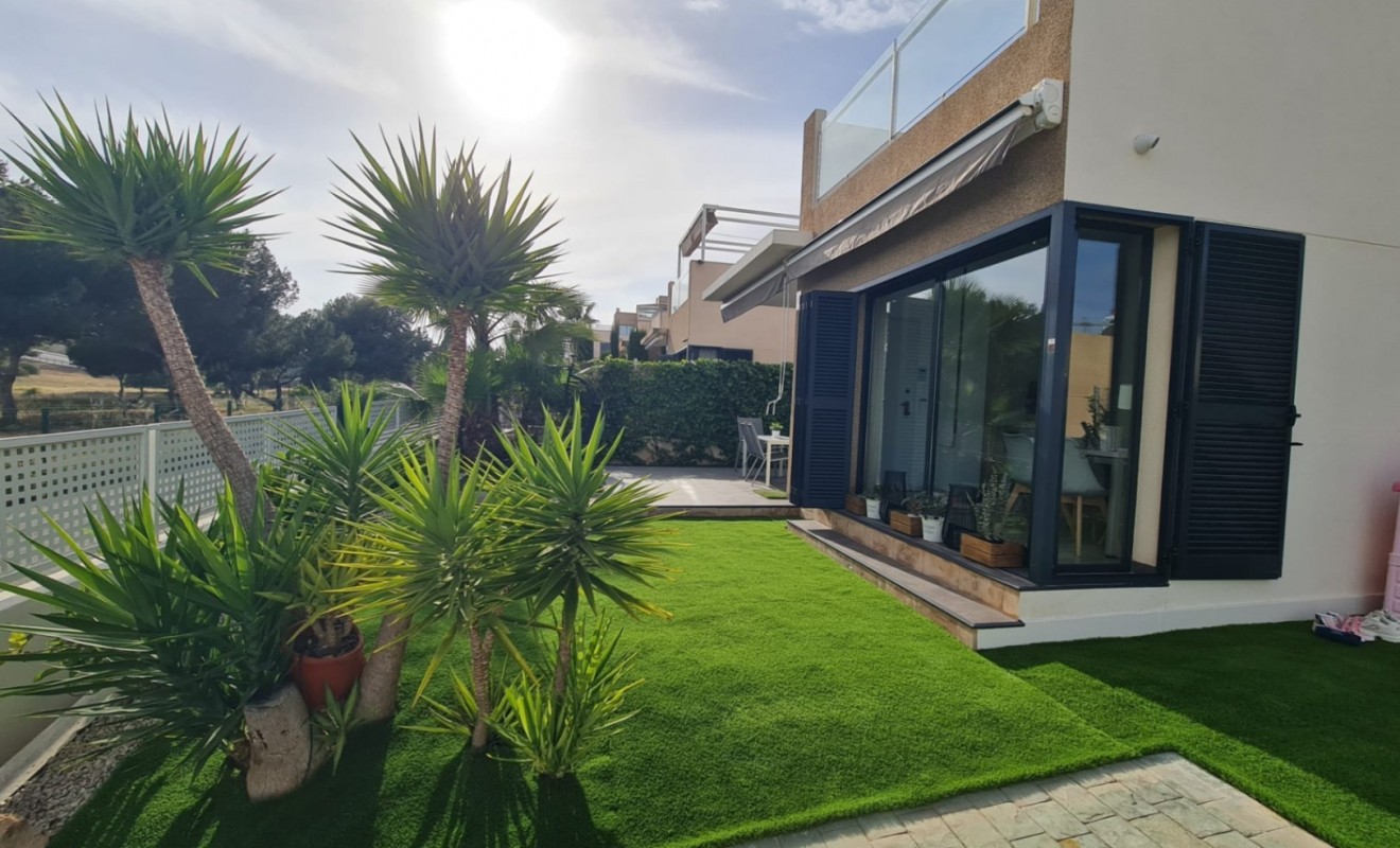Sale - Villa - Orihuela - La Zenia