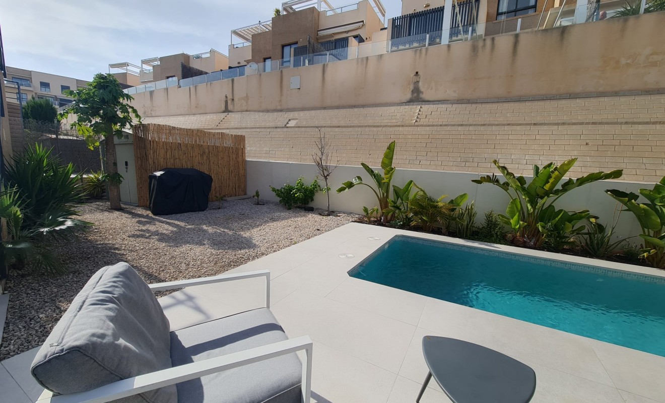 Sale - Villa - Orihuela - La Zenia