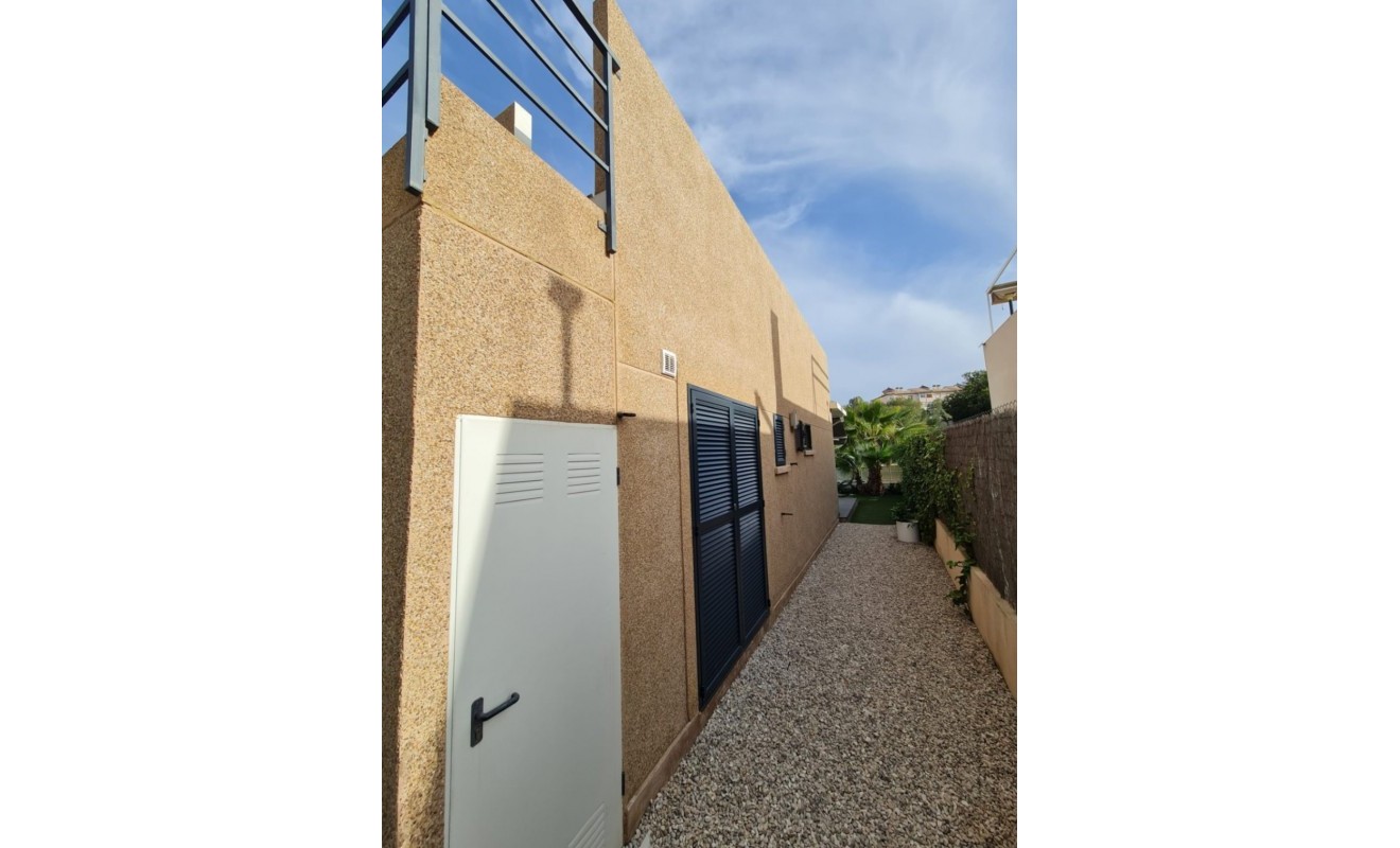Sale - Villa - Orihuela - La Zenia