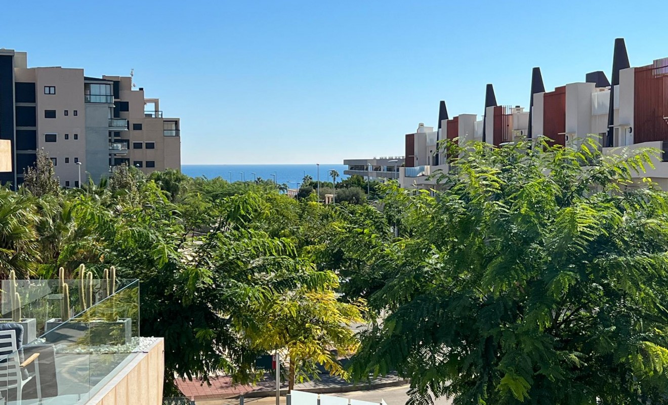 Sale - Villa - Mil Palmeras - Costa Blanca Sur