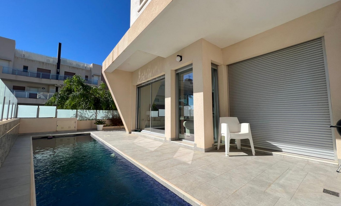 Sale - Villa - Mil Palmeras - Costa Blanca Sur
