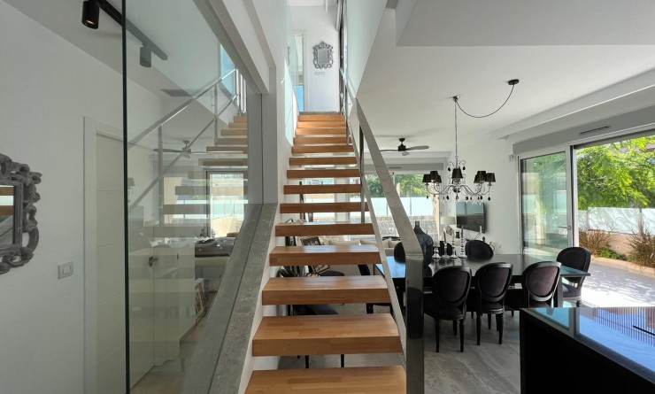 Sale - Villa - Mil Palmeras - Costa Blanca Sur