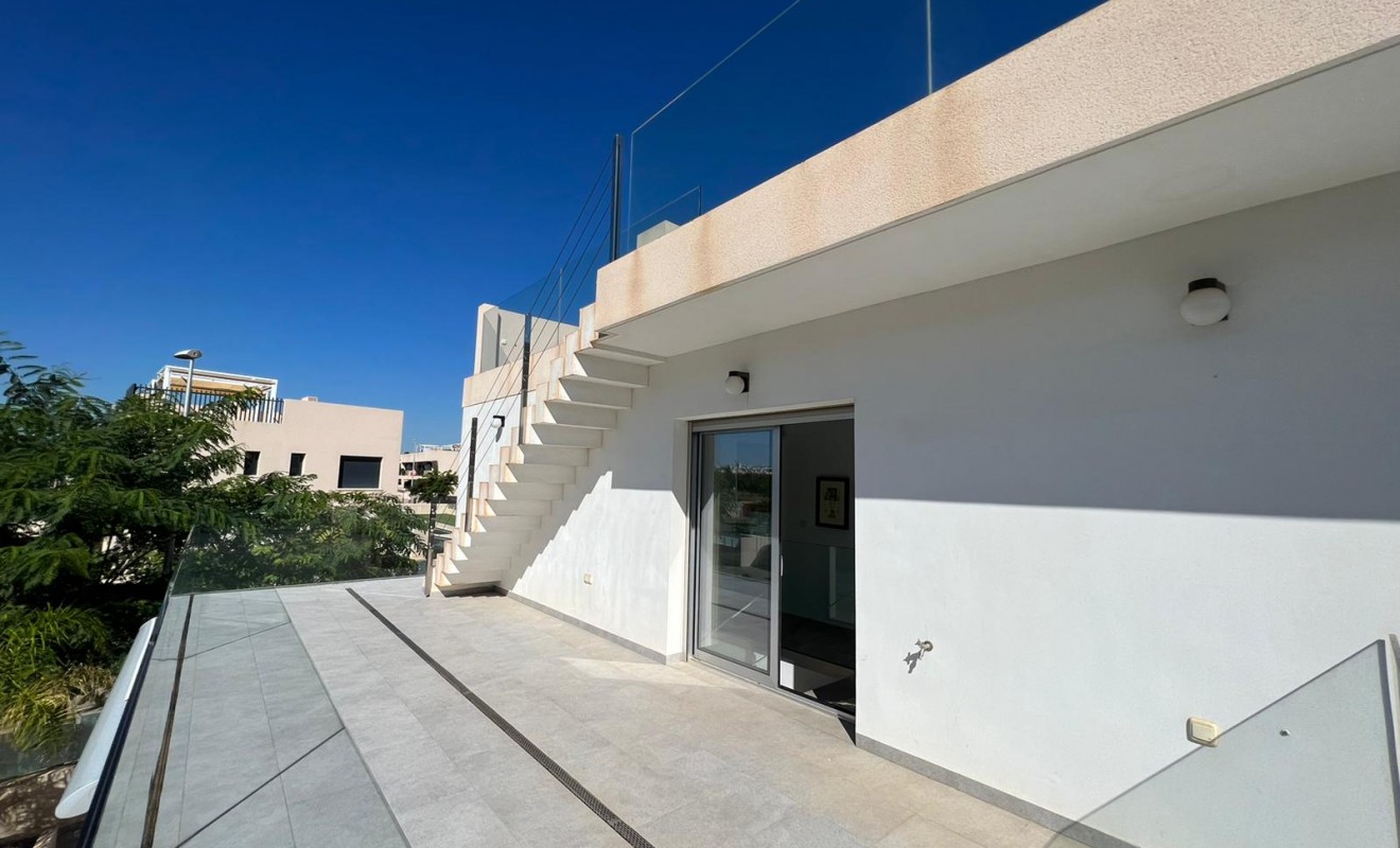 Sale - Villa - Mil Palmeras - Costa Blanca Sur