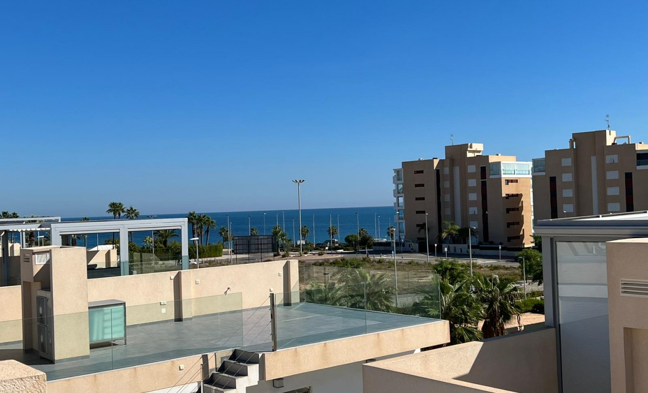 Sale - Villa - Mil Palmeras - Costa Blanca Sur