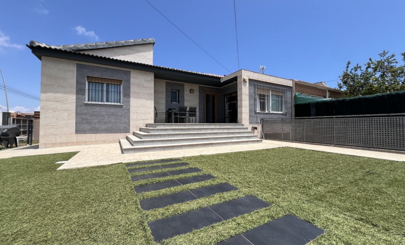 Wederverkoop - semi_detached_house - Torrevieja - Costa Blanca Sur