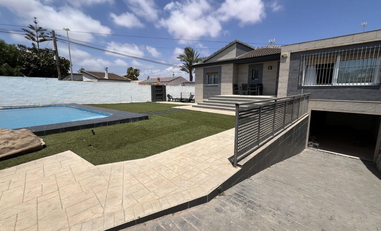 Wederverkoop - semi_detached_house - Torrevieja - Costa Blanca Sur