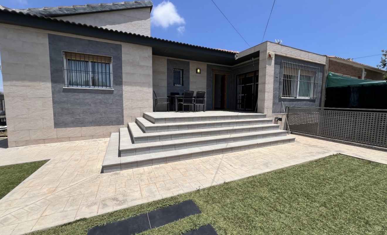 Wederverkoop - semi_detached_house - Torrevieja - Costa Blanca Sur