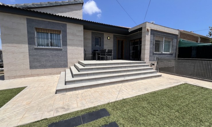 Wederverkoop - semi_detached_house - Torrevieja - Costa Blanca Sur