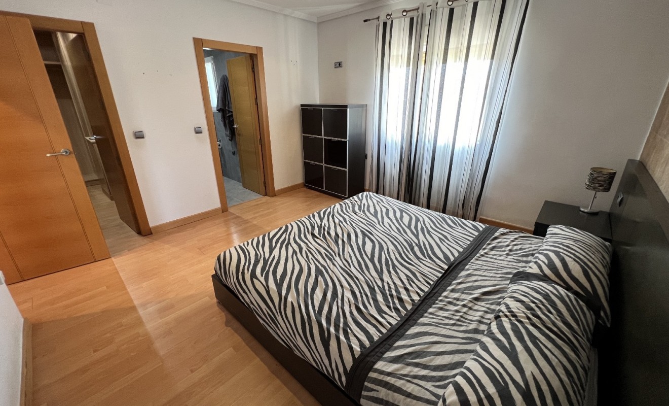 Wederverkoop - semi_detached_house - Torrevieja - Costa Blanca Sur