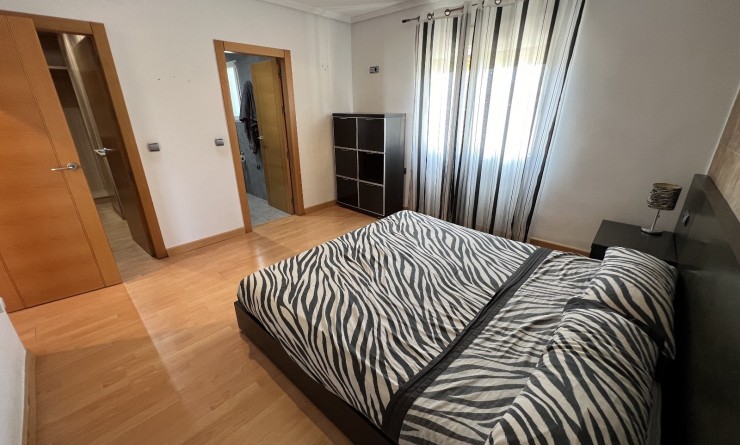 Wederverkoop - semi_detached_house - Torrevieja - Costa Blanca Sur