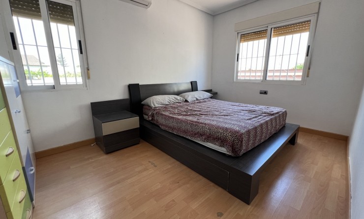 Wederverkoop - semi_detached_house - Torrevieja - Costa Blanca Sur