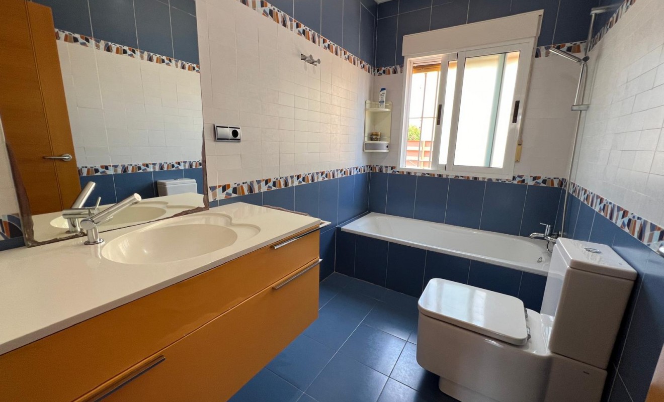 Wederverkoop - semi_detached_house - Torrevieja - Costa Blanca Sur