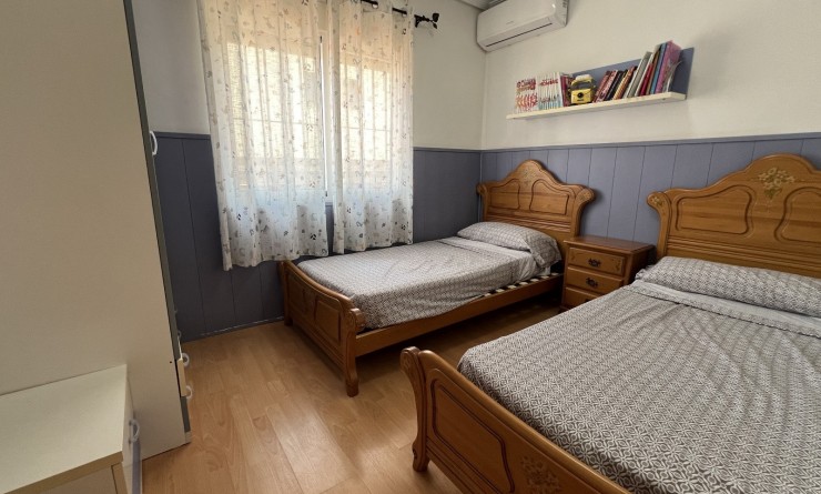 Wederverkoop - semi_detached_house - Torrevieja - Costa Blanca Sur